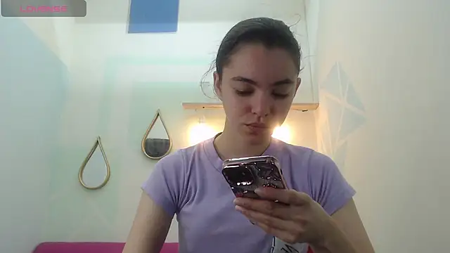 Mia-kalinfa online show from February 14, 2025, 3:26 pm