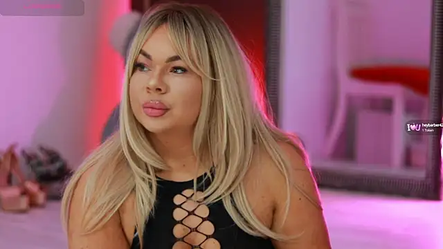 Snapshot of MissLilaa chatting on March 13, 2025, 5:28 pm MissLilaa online show from March 13, 2025, 5:28 pm