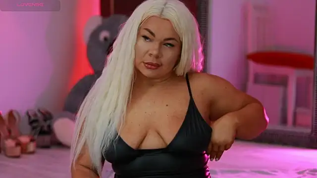 Snapshot of MissLilaa chatting on March 14, 2025, 5:24 pm MissLilaa online show from March 14, 2025, 5:24 pm