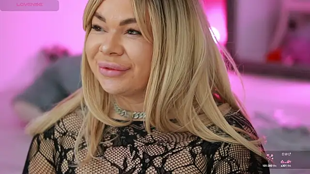 Snapshot of MissLilaa chatting on March 22, 2025, 8:48 pm MissLilaa online show from March 22, 2025, 8:48 pm