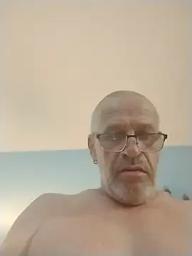 Snapshot of geilerschwanz64 chatting on July 4, 2026, 10:10 am geilerschwanz64 online show from July 4, 2026, 10:10 am