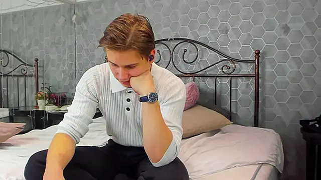 Snapshot of Marcus_Swampov chatting on December 22, 2024, 6:39 am Marcus Swampov online show from December 22, 2024, 6:39 am