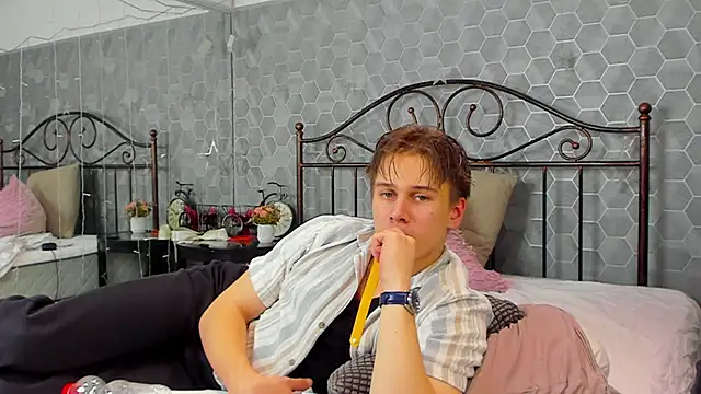 Snapshot of Marcus_Swampov chatting on December 24, 2024, 8:11 am Marcus Swampov online show from December 24, 2024, 8:11 am