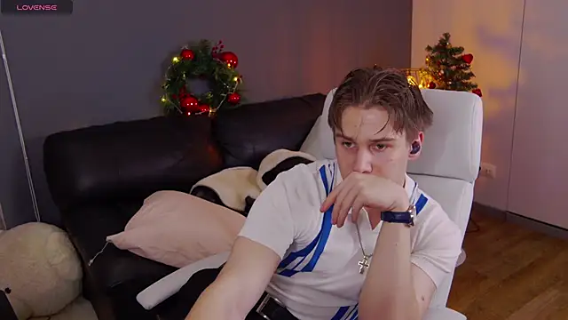 Snapshot of Marcus_Swampov chatting on December 25, 2024, 6:52 am Marcus Swampov online show from December 25, 2024, 6:52 am