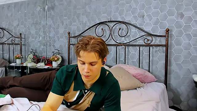 Snapshot of Marcus_Swampov chatting on December 27, 2024, 9:17 am Marcus Swampov online show from December 27, 2024, 9:17 am