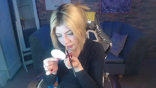 Kitty fox b online show from December 13, 2024, 6:49 pm