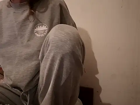 filipasantosx online show from February 18, 2025, 9:20 pm