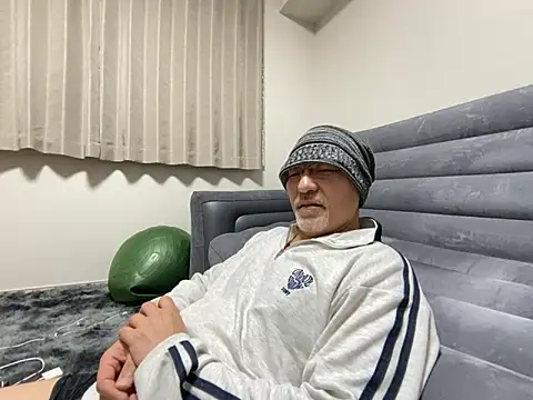 Snapshot of Grandpa29hijii chatting on March 13, 2025, 12:35 pm Grandpa29hijii online show from March 13, 2025, 12:35 pm