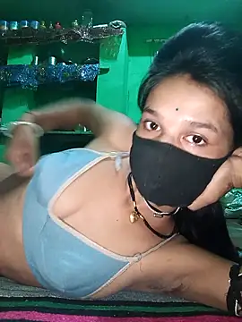 Snapshot of Hoty_girl_143 chatting on October 7, 2025, 1:36 am Hoty girl 143 online show from October 7, 2025, 1:36 am