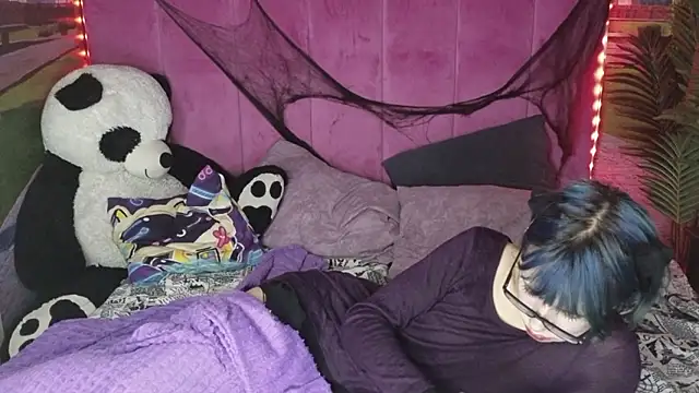 Snapshot of Baby_lunatic chatting on December 6, 2024, 8:18 pm Baby lunatic online show from December 6, 2024, 8:18 pm