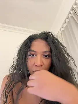 IamCrystal2 online show from May 15, 2026, 11:56 pm