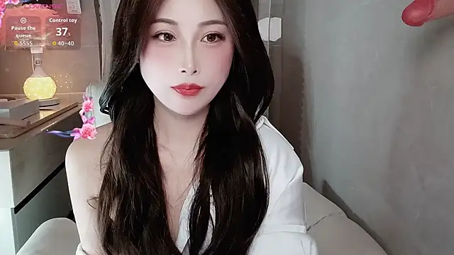 Blossom-666 online show from February 7, 2026, 7:23 am