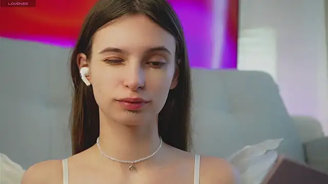 EvaLung777 online show from February 25, 2025, 7:42 am