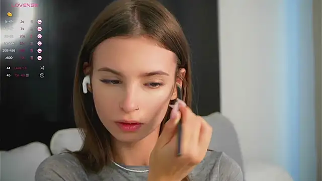 EvaLung777 online show from September 11, 2025, 7:52 am