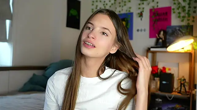 EvaLung777 online show from April 15, 2026, 8:43 am