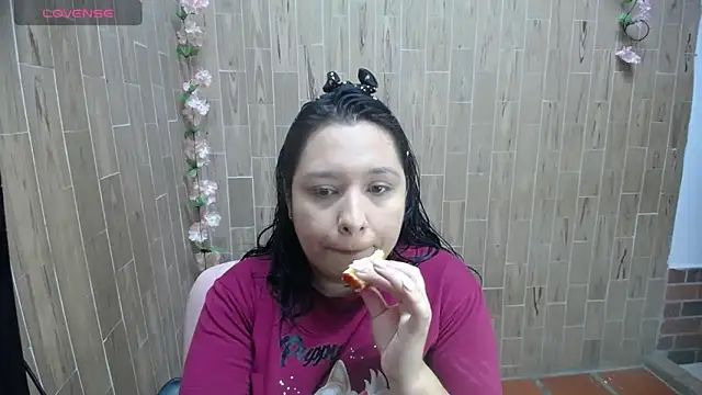 Snapshot of solyeria chatting on February 19, 2025, 12:03 am solyeria online show from February 19, 2025, 12:03 am