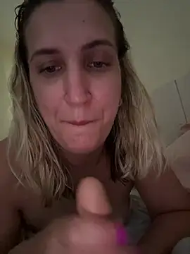 Snapshot of Bia_sexynovaes chatting on January 15, 2025, 6:19 pm Bia sexynovaes online show from January 15, 2025, 6:19 pm