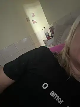 Snapshot of Bia_sexynovaes chatting on February 24, 2025, 6:15 pm Bia sexynovaes online show from February 24, 2025, 6:15 pm