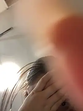 imlindapink online show from January 17, 2025, 9:50 pm