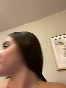 imlindapink online show from February 28, 2025, 7:03 pm