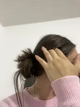 imlindapink online show from March 11, 2025, 1:37 am