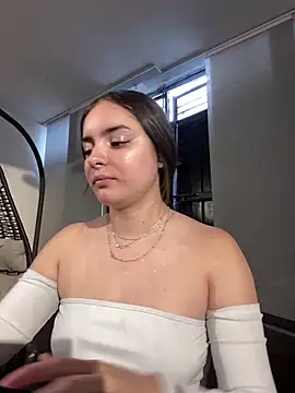 imlindapink online show from March 17, 2025, 7:37 pm