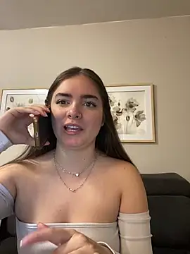 imlindapink online show from March 21, 2025, 4:18 pm