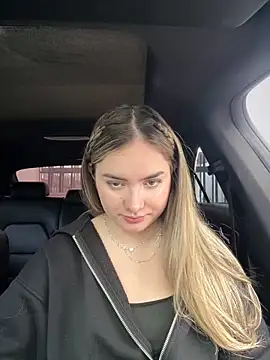 imlindapink online show from September 9, 2025, 4:50 pm