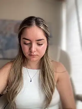 imlindapink online show from February 8, 2026, 6:00 pm