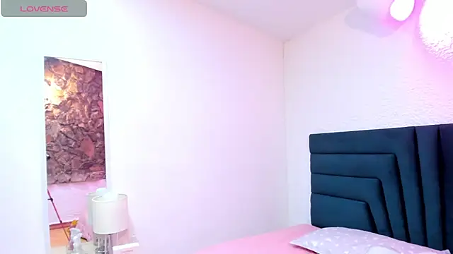 LisaWhite  online show from December 2, 2024, 3:26 am