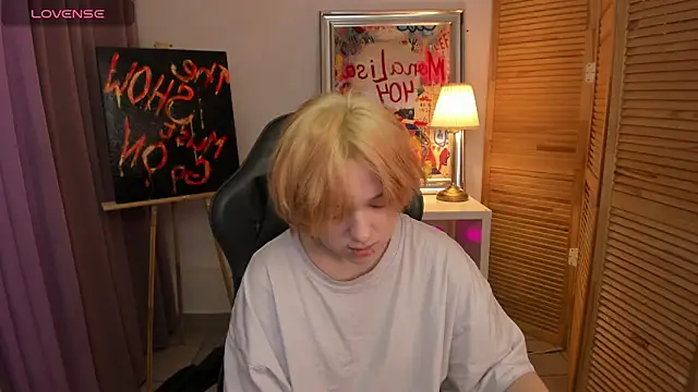 Snapshot of fiamoory chatting on January 22, 2025, 1:31 am fiamoory online show from January 22, 2025, 1:31 am