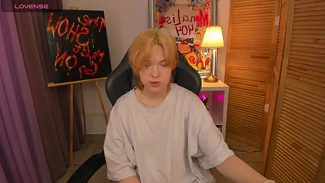 Snapshot of fiamoory chatting on January 22, 2025, 7:35 am fiamoory online show from January 22, 2025, 7:35 am