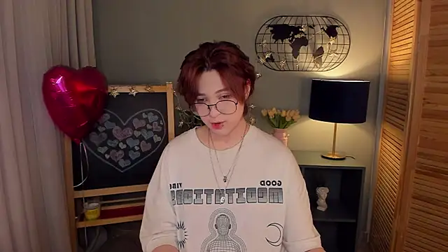 Snapshot of fiamoory chatting on February 19, 2025, 1:29 am fiamoory online show from February 19, 2025, 1:29 am