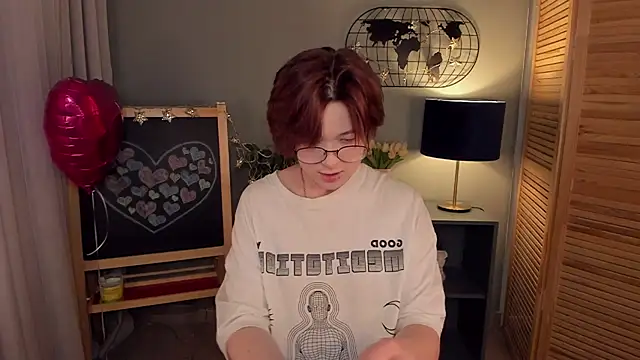 Snapshot of fiamoory chatting on February 19, 2025, 4:34 am fiamoory online show from February 19, 2025, 4:34 am