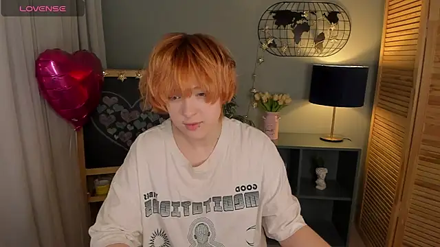 Snapshot of fiamoory chatting on February 23, 2025, 1:35 am fiamoory online show from February 23, 2025, 1:35 am