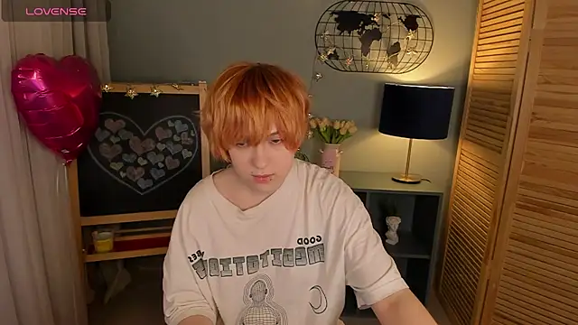 Snapshot of fiamoory chatting on February 23, 2025, 4:39 am fiamoory online show from February 23, 2025, 4:39 am