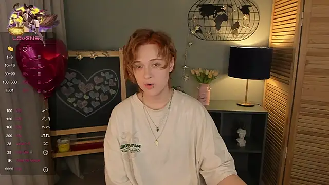 Snapshot of fiamoory chatting on March 3, 2025, 1:31 am fiamoory online show from March 3, 2025, 1:31 am