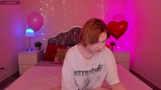 Snapshot of fiamoory chatting on March 9, 2025, 8:18 am fiamoory online show from March 9, 2025, 8:18 am