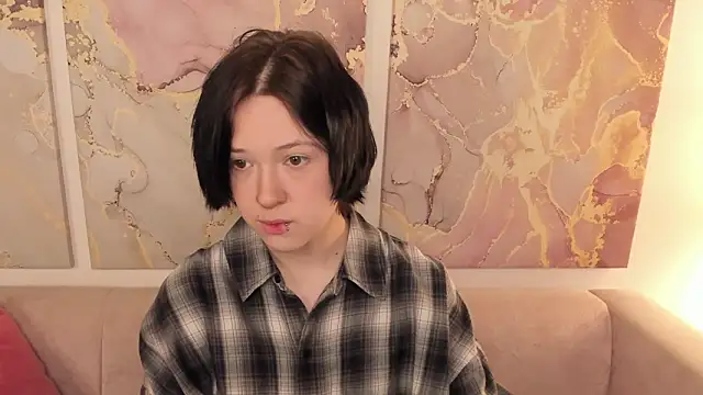 Snapshot of fiamoory chatting on November 11, 2025, 12:43 am fiamoory online show from November 11, 2025, 12:43 am