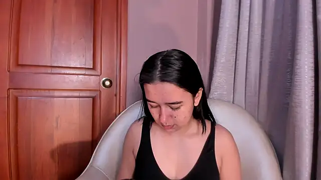 LaraGoldd online show from February 17, 2026, 12:51 am