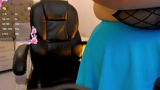 JulietaKane online show from February 4, 2025, 7:29 am