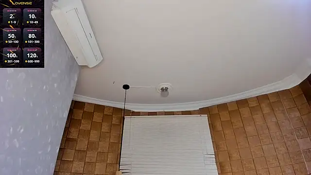 Snapshot of TOWERS21_ chatting on February 13, 2025, 11:04 pm TOWERS21 online show from February 13, 2025, 11:04 pm