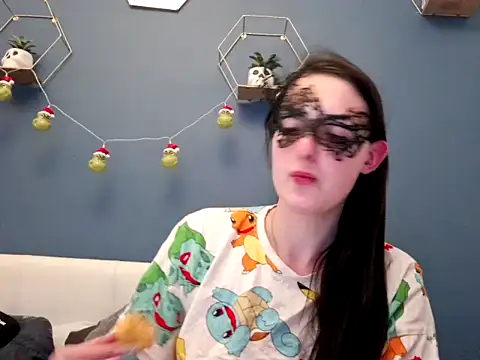 Snapshot of LexiSnowUK chatting on January 28, 2025, 8:47 pm LexiSnowUK online show from January 28, 2025, 8:47 pm