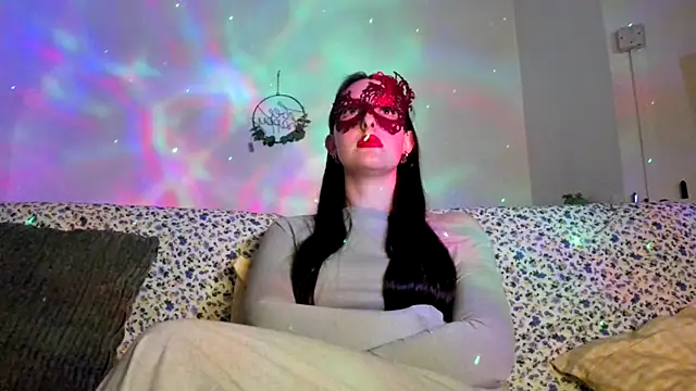 Snapshot of LexiSnowUK chatting on December 3, 2025, 10:30 pm LexiSnowUK online show from December 3, 2025, 10:30 pm