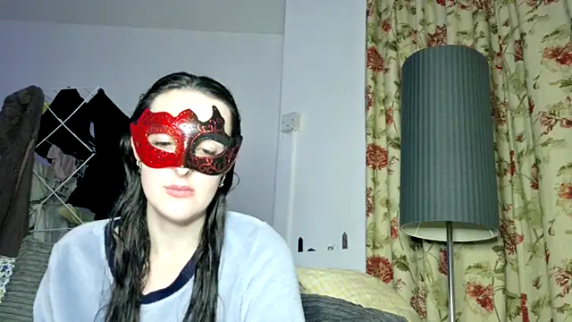 Snapshot of LexiSnowUK chatting on December 5, 2025, 7:54 pm LexiSnowUK online show from December 5, 2025, 7:54 pm