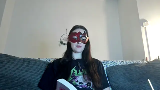 Snapshot of LexiSnowUK chatting on December 15, 2025, 9:24 am LexiSnowUK online show from December 15, 2025, 9:24 am