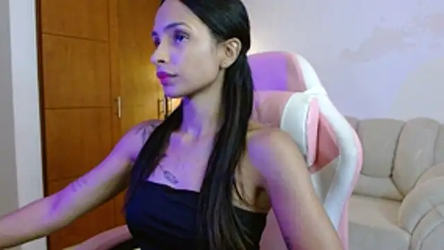 AnnitaSerna  online show from November 26, 2025, 4:02 am