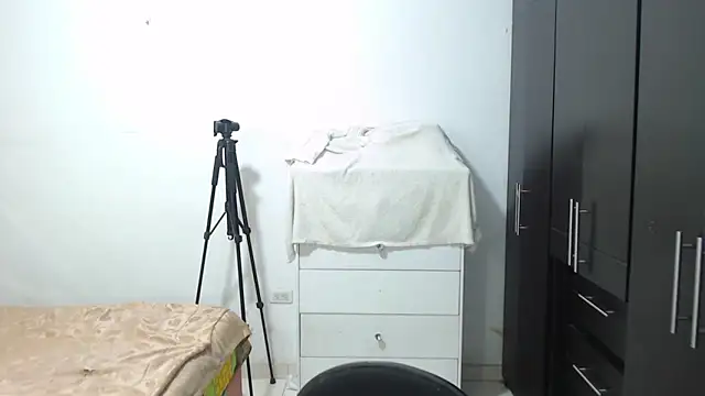 moan sex2 online show from February 12, 2026, 5:13 am