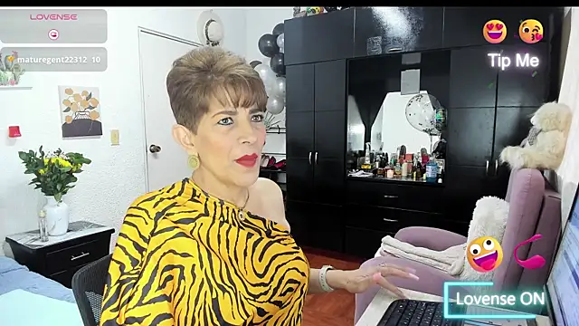 Angelina Stone 65 online show from January 6, 2026, 9:50 pm