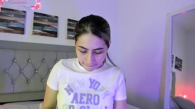 samanthasweeth online show from January 27, 2025, 1:52 pm